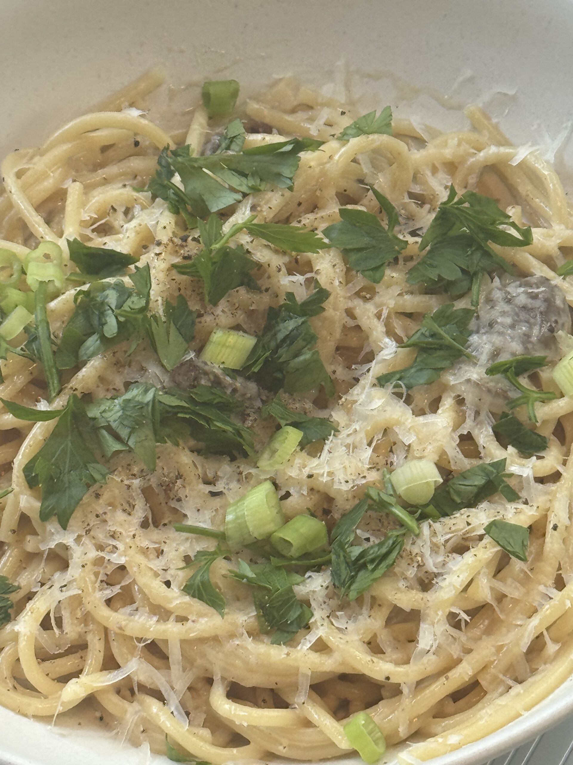 Delicious Garlicky, Creamy Mushroom Pasta